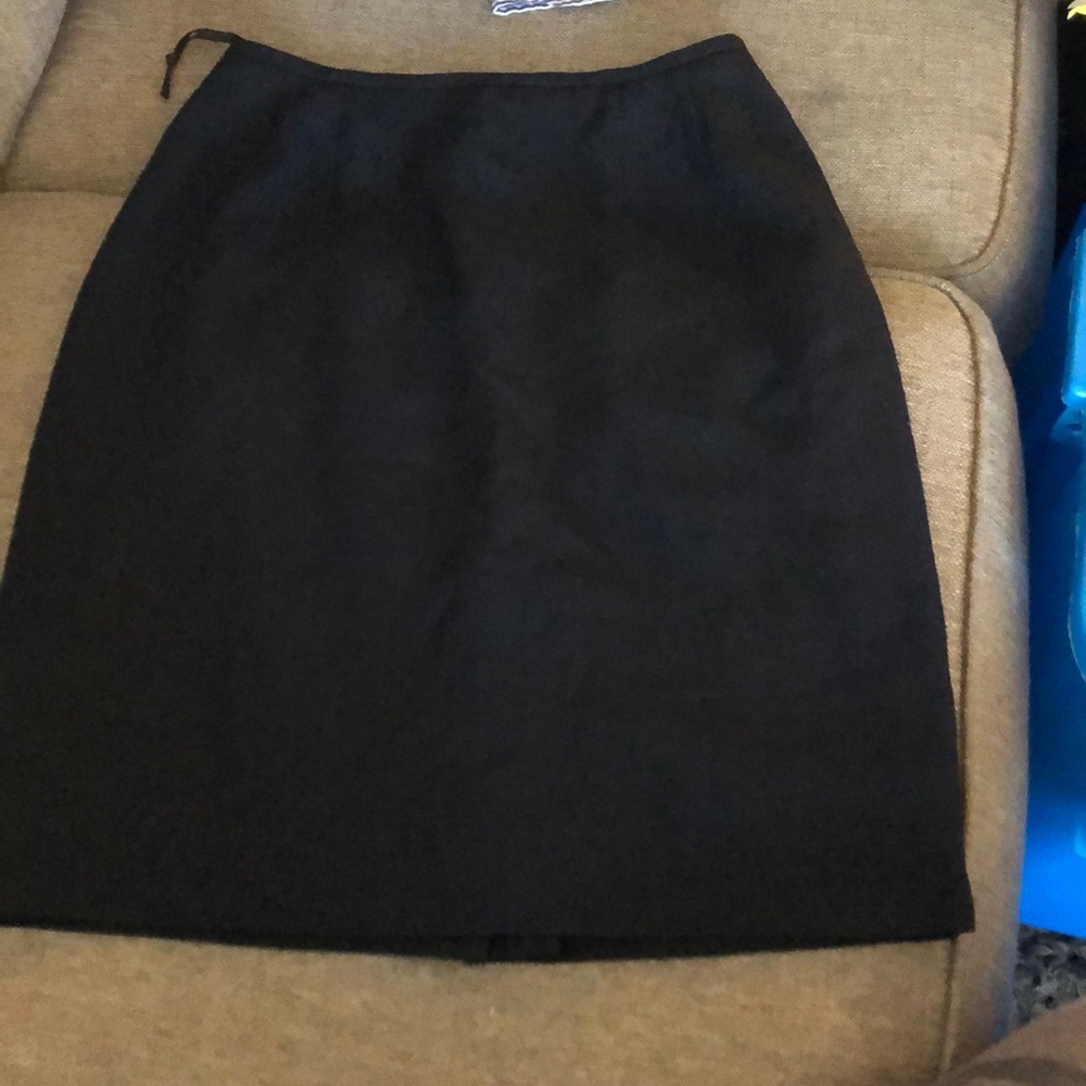 A line separate skirt